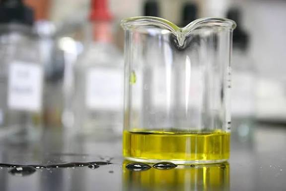 تصویر 1 از رزین پلی استر غیراشباع + راهنمای خرید و استفاده در صنایع خودروسازی
